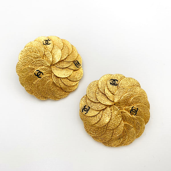 Vintage Chanel Overlap Gold Coin Engraved CC Logo Clip on Earrings